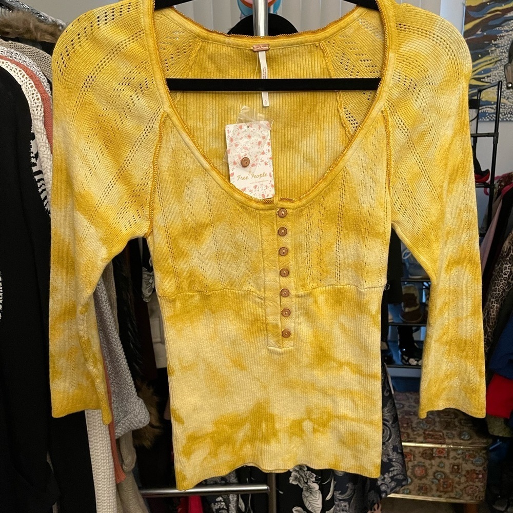 Free People Rory Tie Dye Printed 3/4 Sleeve Henley Buttered Up Top Sz S - Picture 4 of 10